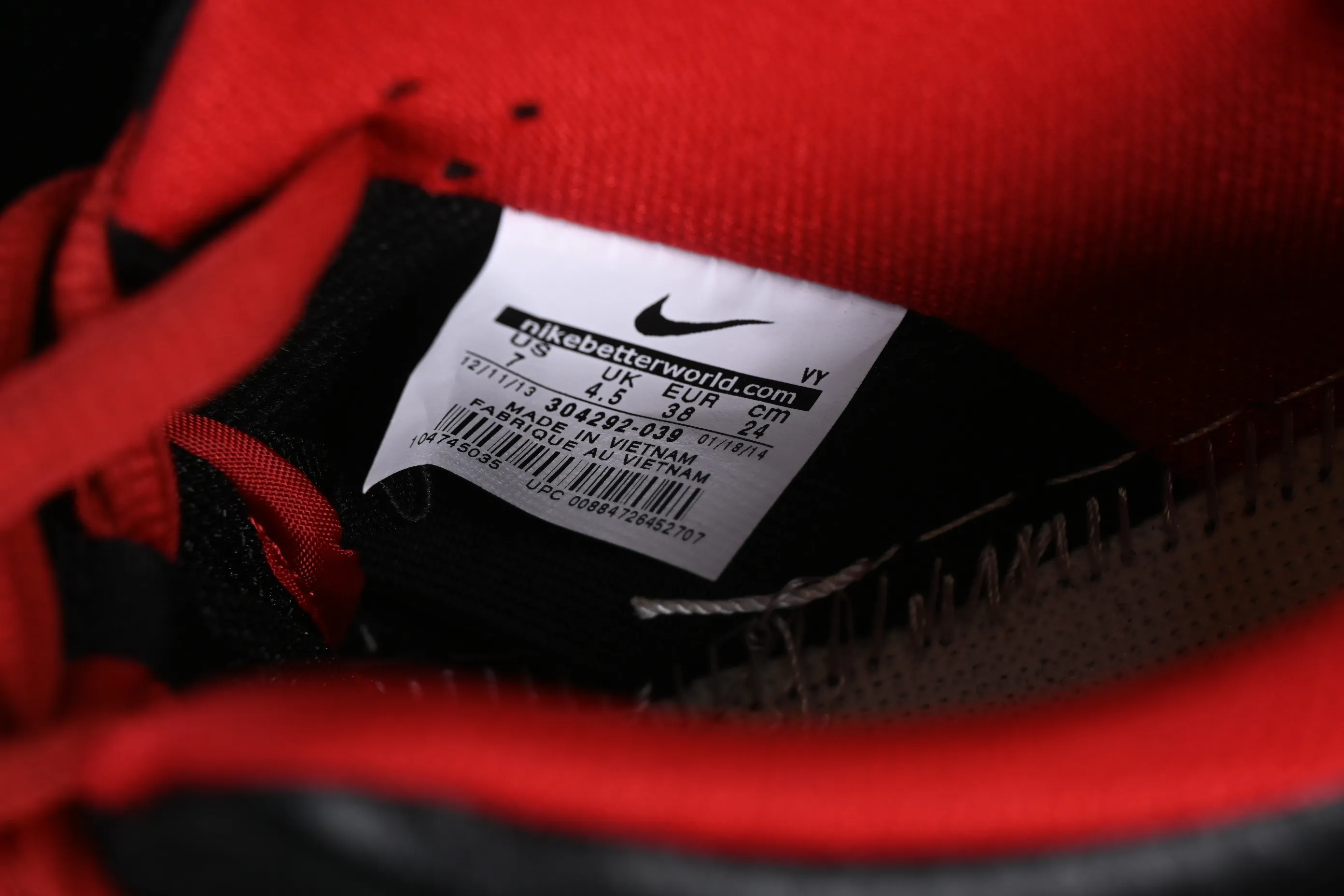 All categories Nk SB Dunk series Nk SB Dunk Low low-top sneakers Nk SB Dunk Low Pro black and red SB smashed backboard fashion casual sneakers 304292-039